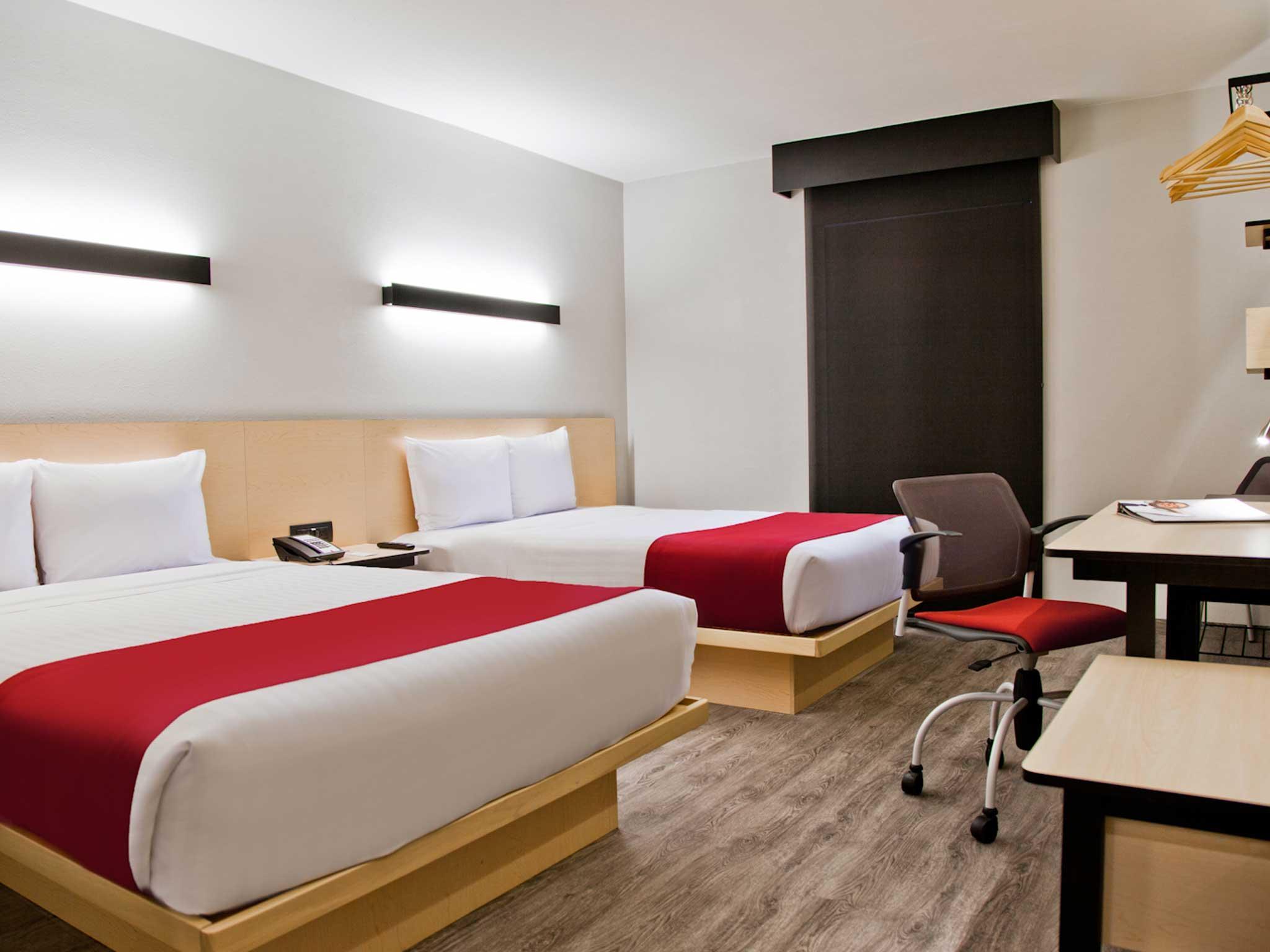 City Express By Marriott Λεόν Εξωτερικό φωτογραφία
