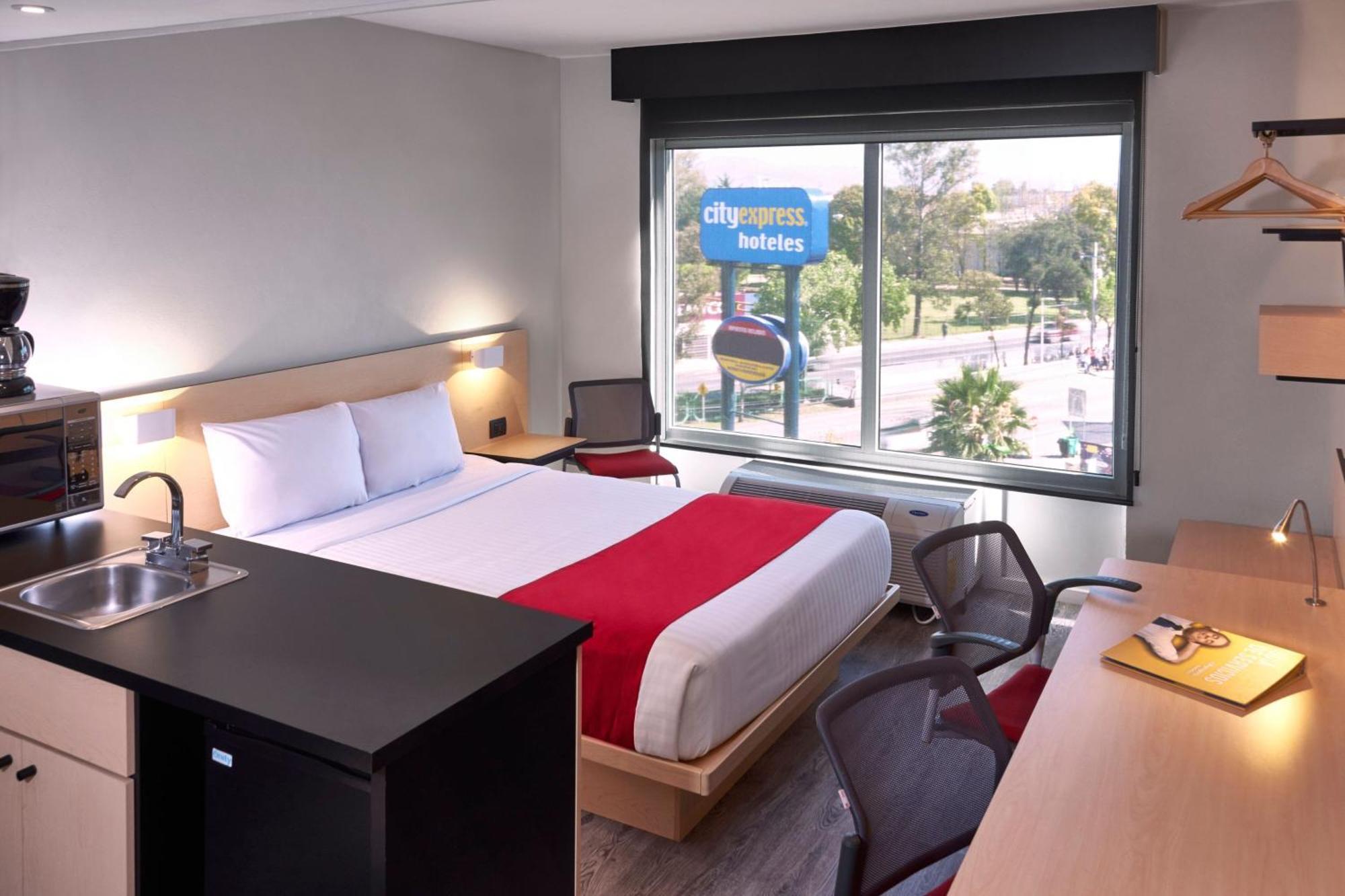 City Express By Marriott Λεόν Εξωτερικό φωτογραφία